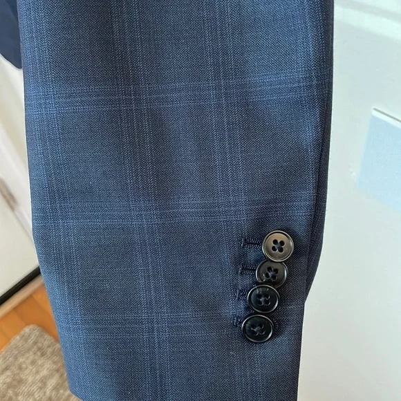 Joseph Abboud 3-piece Slim Fit Custom Suit. Jacket size 40R. Pants size 32R.